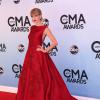 Taylor Swift sur le tapis rouge des 47e CMA Awards à Nashville, le 6 novembre 2013.