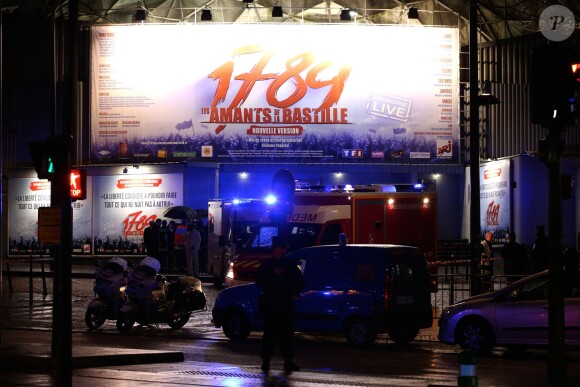 Une explosion durant la préparation de la comédie musicale "1789, les amants de la Bastille" a fait une quinzaine de blessés et un mort, le 8 novembre 2013 à Paris au Palais des Sports