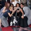 Mariska Hargitay a reçu son étoile sur le Hollywood Walk of Fame, le samedi 8 novembre 2013.