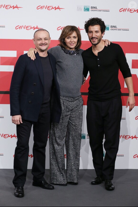 Le réalisateur Simon Puccioni, les acteurs Valeria Golino et Francesco Scianna lors du photocall du film Come Il Vento, dans le cadre du Festival du film de Rome le 9 novembre 2013