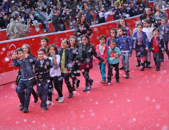 Des enfants d'école lors de la première de Belle et Sébastien, dans le cadre du Festival du film de Rome le 9 novembre 2013