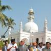Le prince Charles lors d'une visite à la mosquée Haji Ali de Bombay, le 11 novembre 2013