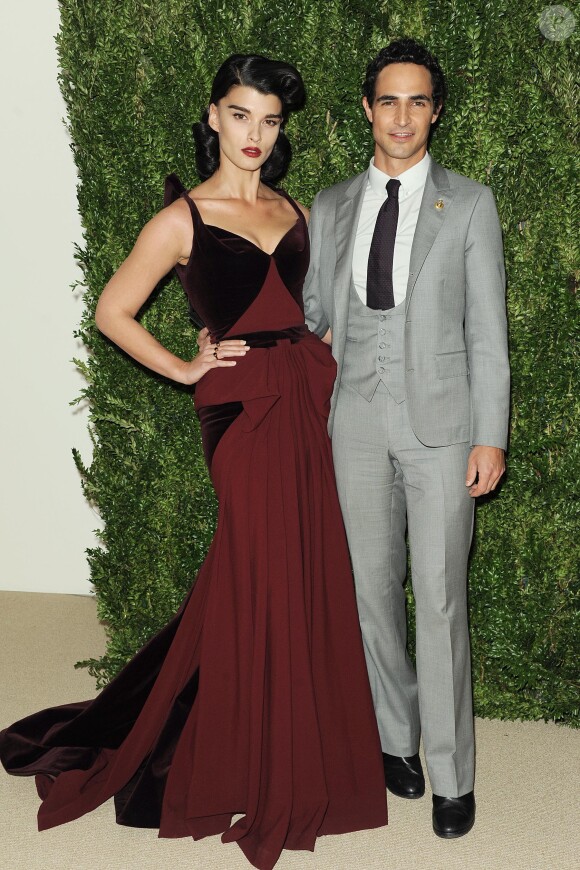 Crystal Renn et Zac Posen assistent à la 10e remise du prix CFDA/Vogue Fashion Fund aux Spring Studios. New York, le 11 novembre 2013.