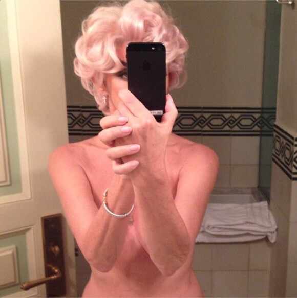 Carine Roitfeld, déguisée en Marilyn Monroe pour Halloween.