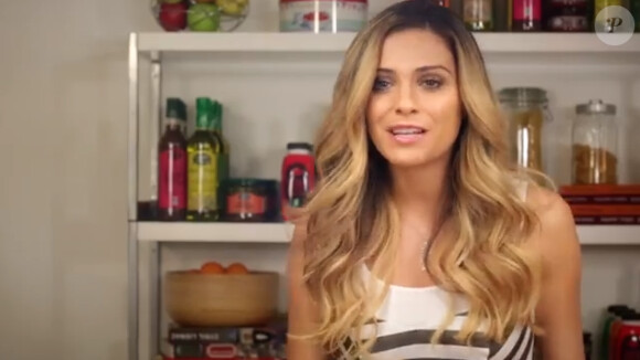 Clara Morgane dans la nouvelle publicité pour les cornichons Le Jardin d'Orente.