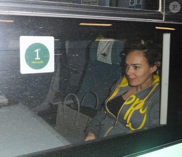 Tamara Ecclestone, enceinte, en bigoudis et jogging dans le métro londonien, sans maquillage, le 13 novembre 2013
