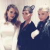Sofia Richie (à droite) prend la pose avec sa soeur Nicole Richie et Jessica Alba, le 25 octobre 2013.