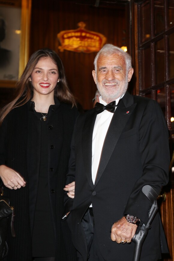 Jean-Paul Belmondo et sa petite-fille Annabelle arrivant à la soirée du 52e Gala de l'Union des artistes au Cirque d'hiver à Paris le 18 Novembre 2013