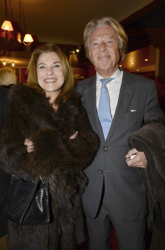 Nicole Calfan et maître Georges Delettrez lors de la représentation exceptionnelle de la pièce "Cher Trésor" au théâtre des Nouveautés à Paris à l'occasion de la création du Festival de l'Ile Maurice, le 18 novembre 2013