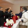 La princesse Stéphanie de Monaco remet des cadeaux au foyer des retraités de Monaco, à Monaco, le 18 Novembre 2013.
