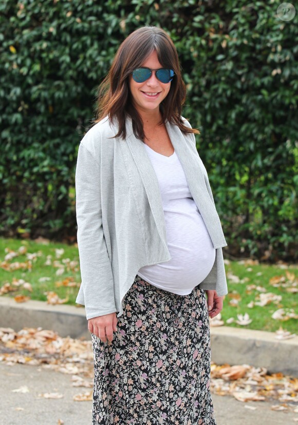 Exclusif - La belle Jennifer Love Hewitt, enceinte, se rend chez un ami à Los Angeles, le 19 novembre 2013.