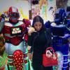Nabilla au Japon entourée de robots : "Plus besoin de téléphone au japon mdr #allo #4G"