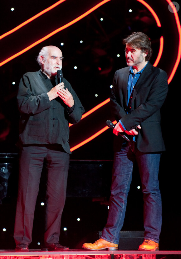 Alain Kremski s'est vu remettre son Grand Prix de la Musique symphonique pour l'ensemble de sa carrière par le cinéaste Laurent Tuel lors de la cérémonie des Grands Prix Sacem 2013, le 25 novembre 2013 à l'Olympia de Paris.