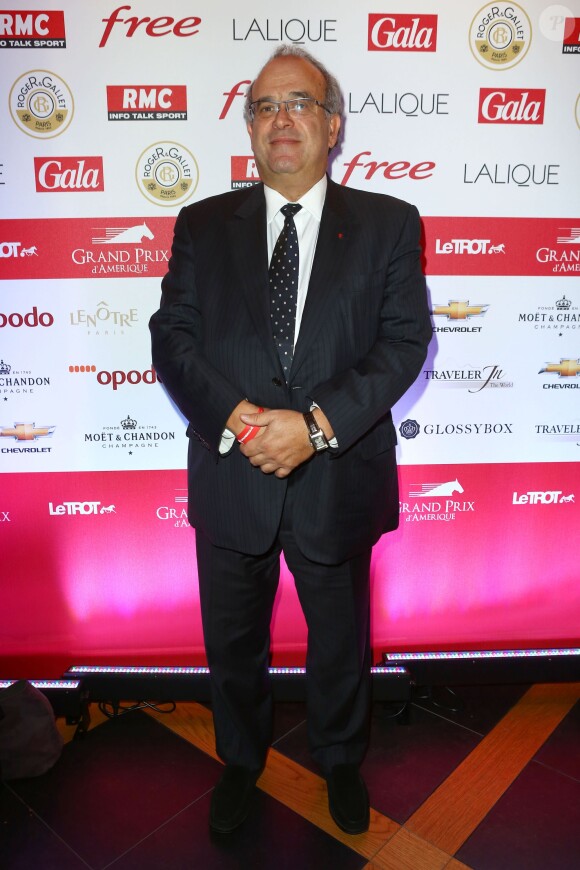 Le professeur David Khayat - Soirée Grand Prix d'Amérique à l'hippodrome de Vincennes avec "la fondation Avec" (pour la vie espoir contre le cancer), presidée par le professeur le 26 novembre 2013.