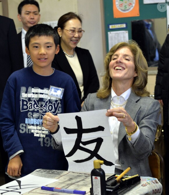 Caroline Kennedy, ambassadrice des Etats-Unis au Japon dans une école à Ishinomaki, le 25 novembre 2013.