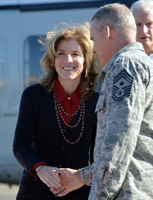 Caroline Kennedy arrive à Tokyo sur une base militaire américaine le 21 novembre 2013.