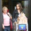 Exclusif - Mila Kunis va faire des courses avec sa mère Elvira à Los Angeles, le 20 novembre 2013.