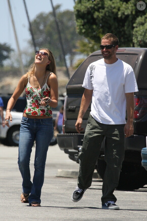 Exclusif - Paul Walker et sa compagne Jasmine Pilchard-Gosnell à Santa Barbara le 28 mai 2011.