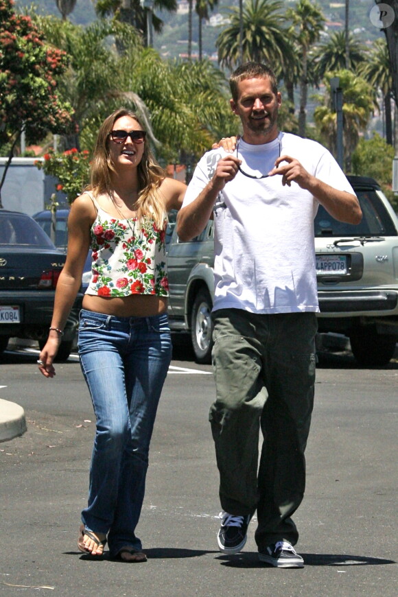 Exclusif - Paul Walker et sa compagne Jasmine Pilchard-Gosnell à Santa Barbara le 28 mai 2011.