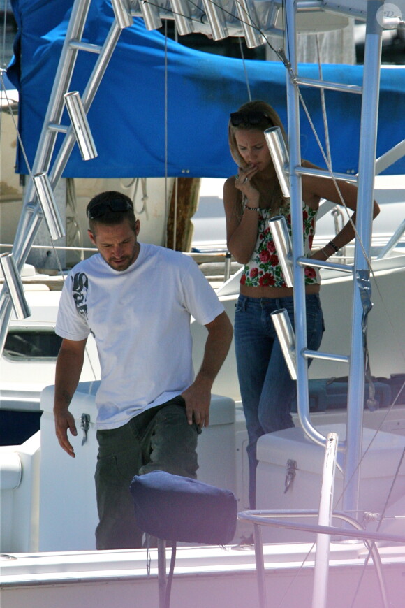 Exclusif - Paul Walker et sa compagne Jasmine Pilchard-Gosnell à Santa Barbara le 28 mai 2011.