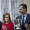 La reine Sofia, le prince Felipe et la princesse Letizia, ainsi que l'infante Elena d'Espagne remettaient le 2 décembre 2013 les Prix Nationaux du Sport, au palais du Pardo, à Madrid.