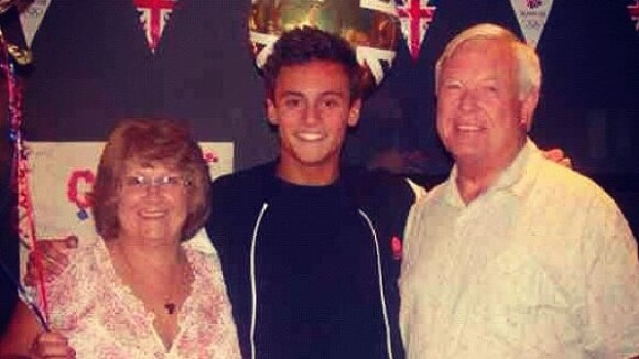 Tom Daley gay : Ses grand-parents, ''troublés'', lui demandent s'il est sûr !