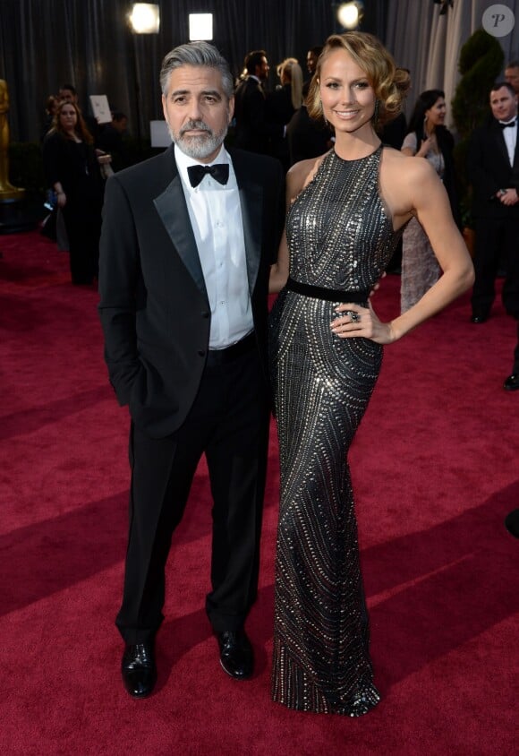George Clooney et Stacy Keibler lors des Oscars à Los Angeles, le 24 février 2013.