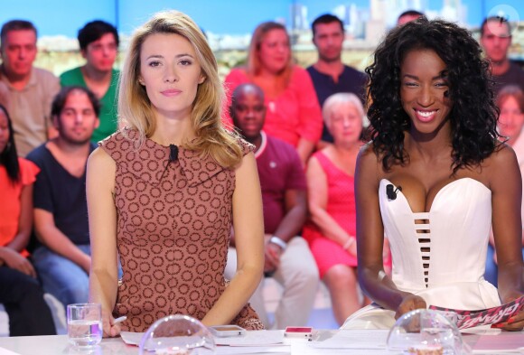 Exclusif - Elisabeth Bost sur le plateau du "Grand 8" sur la chaîne D8 à Paris. Le 2 septembre 2013.