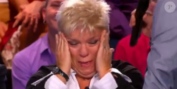 Mimia Mathye en larmes aux "Enfants de la télé" quand Michel Fugain lui a chanté une chanson.
