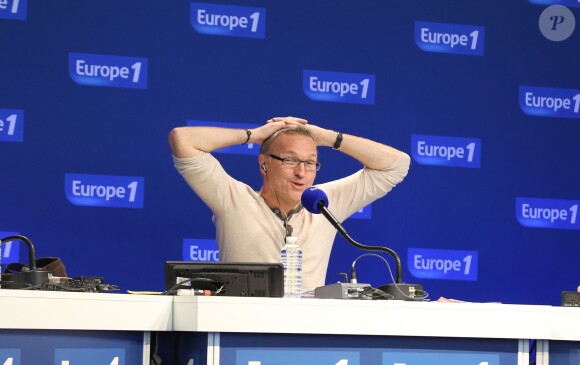 Laurent Ruquier anime son emission d'Europe 1, On va s'gêner, près de Saint-Germain-en-Laye, le 25 septembre 2013.