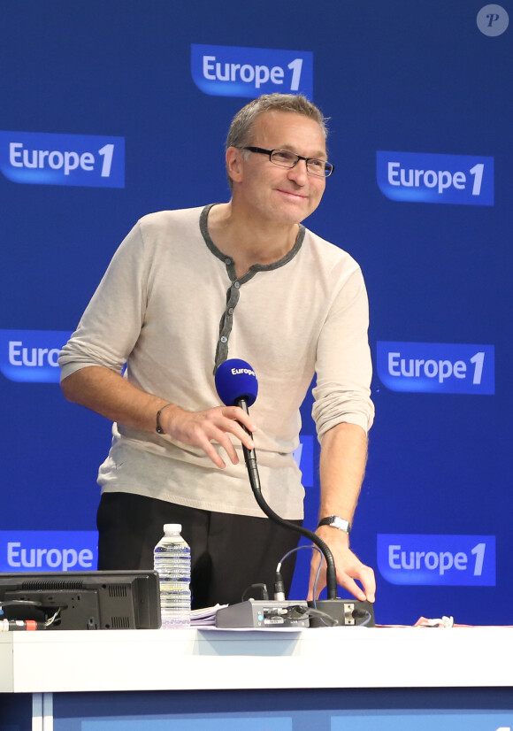 Laurent Ruquier anime son emission d'Europe 1, On va s'gêner, près de Saint-Germain-en-Laye, le 25 septembre 2013.
