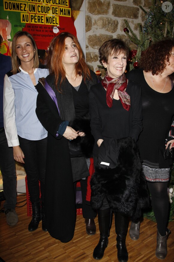 Isabelle Ithurburu, Agnès Jaoui, Catherine Laborde - Soirée de lancement de la campagne des Pères Noël Verts du Secours Populaire à Paris le 2 décembre 2013.