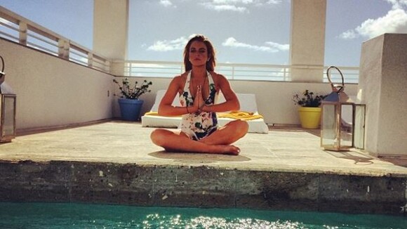 Lindsay Lohan : Zen mais accusée du passage à tabac du frère de Paris Hilton !