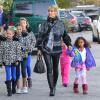 Heidi Klum se rend en famille à la patinoire de Culver City le dimanche 8 décembre 2013. Le top porte un pull large pour dissimuler son ventre. Les rumeurs la voudraient enceinte de son 5e enfant