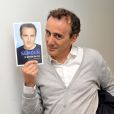 Elie Semoun à Paris le 9 septembre 2013 lors de la dédicace de son livre, Je grandirai plus tard à la Fnac de Bercy