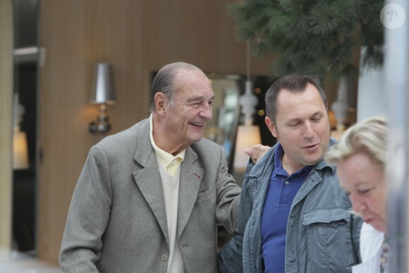 L'ancien président Jacques Chirac au restaurant Le Girelier à Saint-Tropez le 4 octobre 2013.