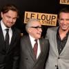 Leonardo DiCaprio, Martin Scorsese (tous deux en Giorgio Armani) et Jean Dujardin à l'avant-première mondiale du film Le Loup de Wall Street au cinéma Gaumont Opéra à Paris le 9 décembre 2013.