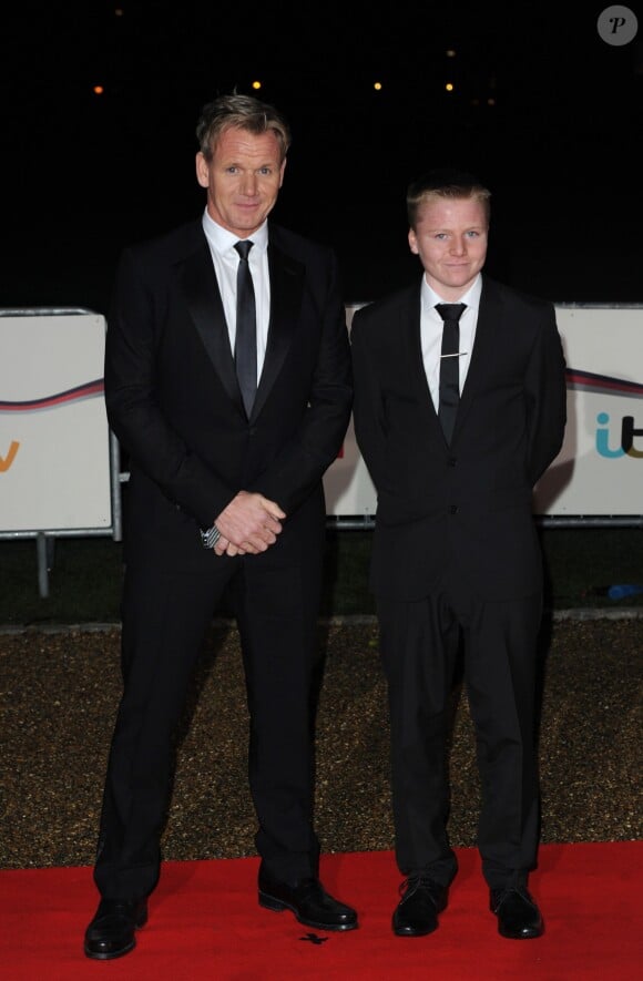 Gordon Ramsay et son fils Jack à la cérémonie des Sun Military Awards au Musee National de la Marine à Londres, le 11 décembre 2013