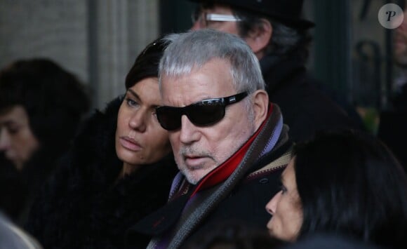 Bernard Lavilliers aux obsèques de Jean-Louis Foulquier au cimetière de Montmartre à Paris le 14 décembre 2013.