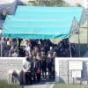 La famille et les proches de Paul Walker réunis pour les funérailles et l'inhumation de l'acteur au Forest Lawn Memorial Park à Hollywood, Los Angeles, le 14 décembre 2013.
