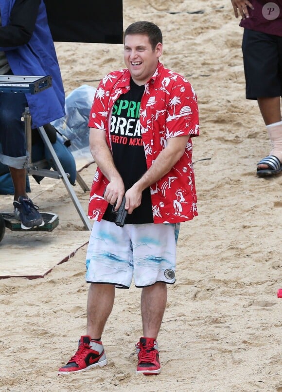 Jonah Hill sur le tournage du film "22 Jump Street" sur la plage à Puerto Rico, le 11 décembre 2013.