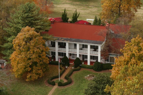 Vue aérienne de la maison de Dolly Parton à Nashville, le 8 novembre 2013.