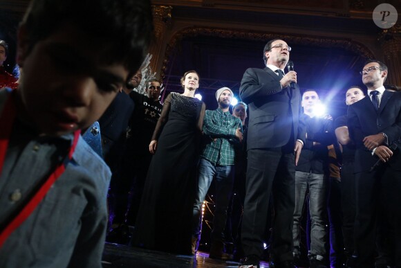 Francois Hollande, Valérie Trierweiler, Brahim Zaibat et Matt Pokora lors du Noël de l'Elysée, le 18 décembre 2013.