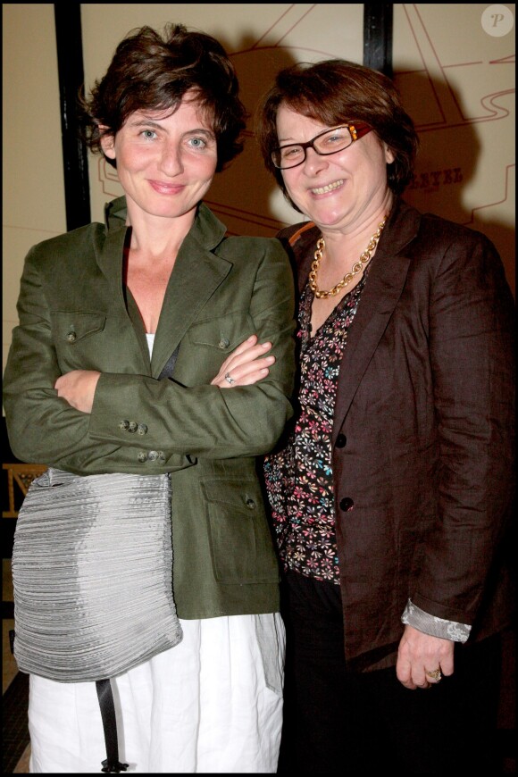 Valérie Lang et Josiane Balasko à Paris au printemps 2007. La comédienne, fille de Jack Lang, est morte le 22 juillet 2013 emportée par une tumeur au cerveau.