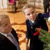 La princesse Ingrid Alexandra et le prince Sverre Magnus de Norvège décorent le sapin de Noël du palais sous les yeux de la famille royale, le 19 décembre 2013 à Oslo.