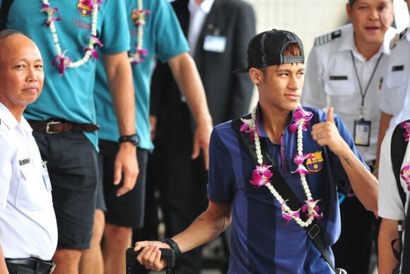 Neymar lors de son arrivée à l'aéroport de Don Muang à Bangkok, le 5 août 2013