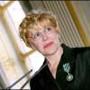 Sylvie Joly au ministère de la Culture où elle recevait les insignes de chevalier dans l'ordre des Arts et des Lettres, le 7 juin 2006.