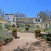 Reese Witherspoon a vendu sa jolie maison de Ojai en Californie pour 4,9 millions de dollars.