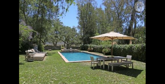 L'actrice Reese Witherspoon a vendu sa jolie maison de Ojai en Californie pour 4,9 millions de dollars.