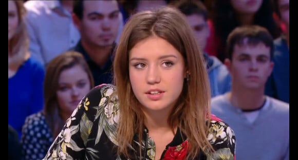 Adèle Exarchopoulos sur le plateau du Grand Journal de Canal + le vendredi 27 décembre 2013.